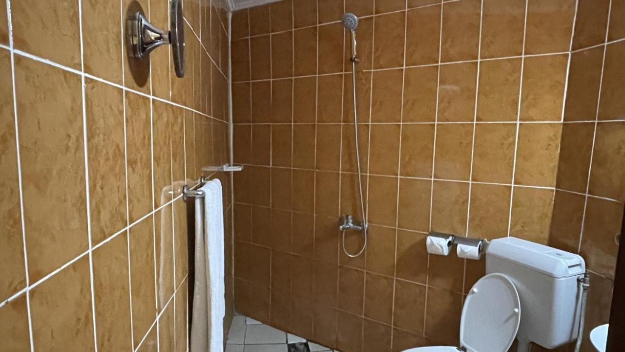 Hotel Les Polygones Kribi Esterno foto