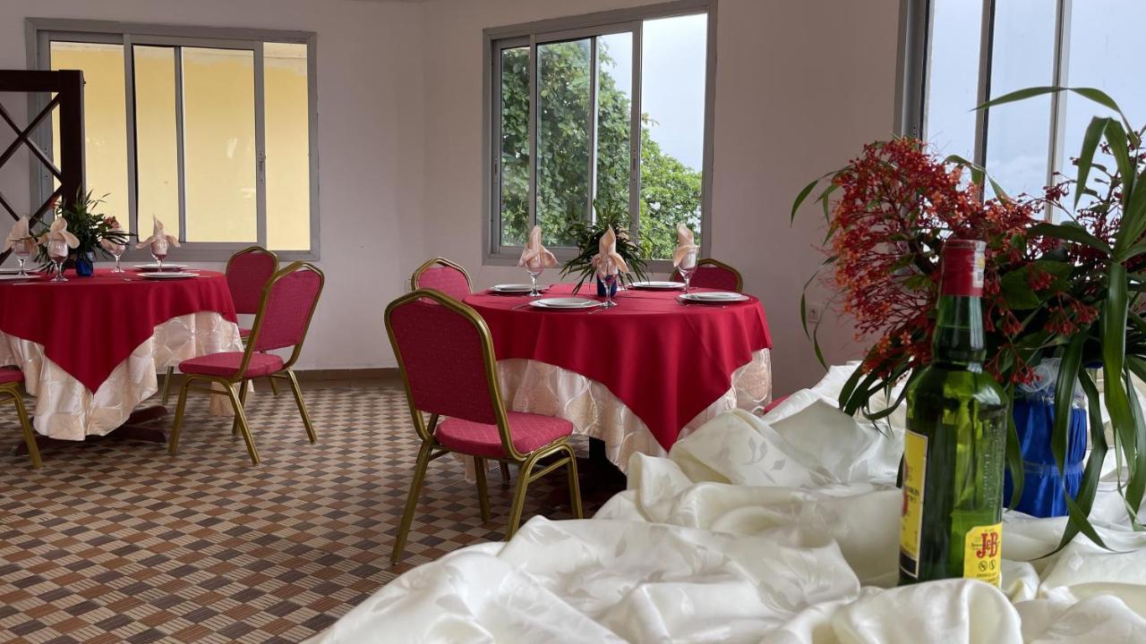Hotel Les Polygones Kribi Esterno foto