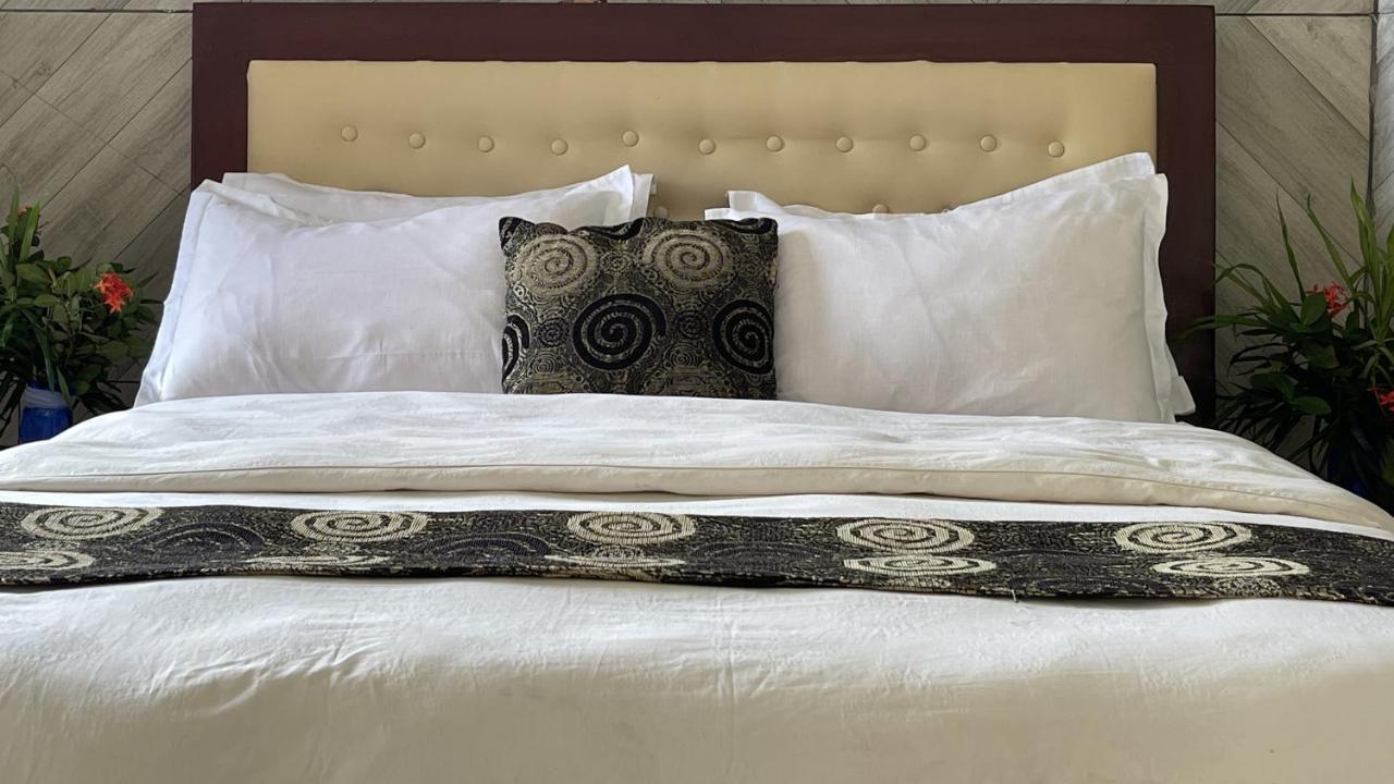 Hotel Les Polygones Kribi Esterno foto