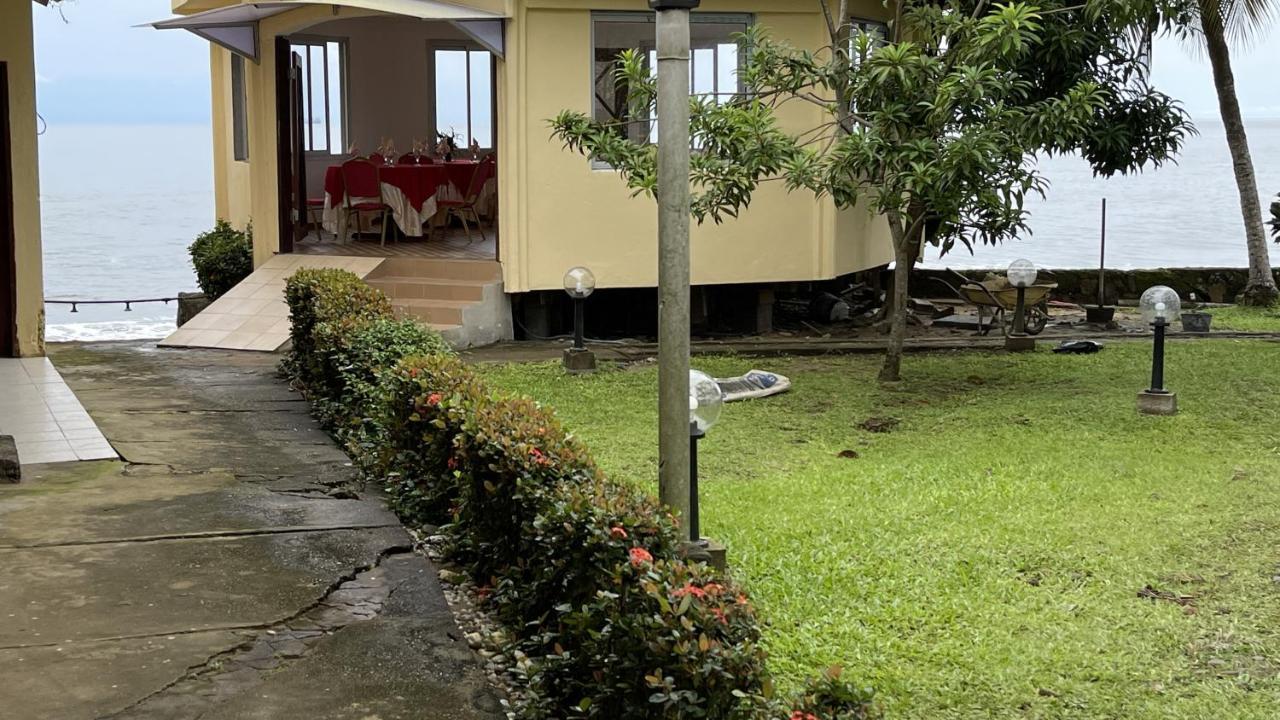 Hotel Les Polygones Kribi Esterno foto